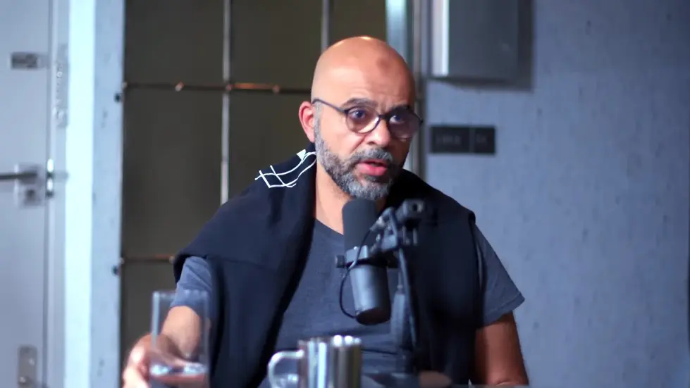 The Happiness Expert: Retrain Your Brain For Maximum Happiness: Mo Gawdat | E144 058