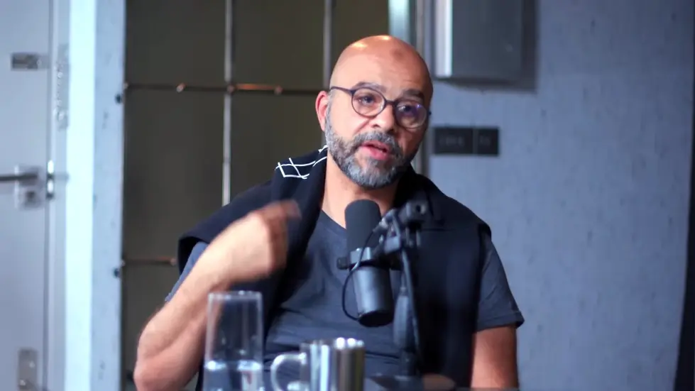 The Happiness Expert: Retrain Your Brain For Maximum Happiness: Mo Gawdat | E144 060