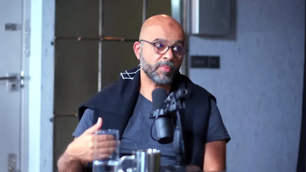 The Happiness Expert: Retrain Your Brain For Maximum Happiness: Mo Gawdat | E144 061