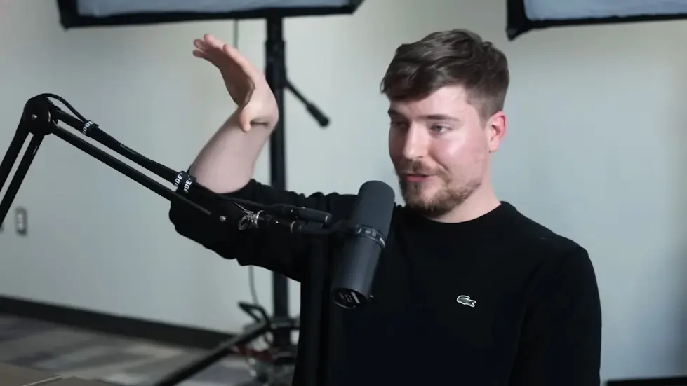 MrBeast: Future of YouTube, Twitter, TikTok, and Instagram | Lex Fridman Podcast #351 032