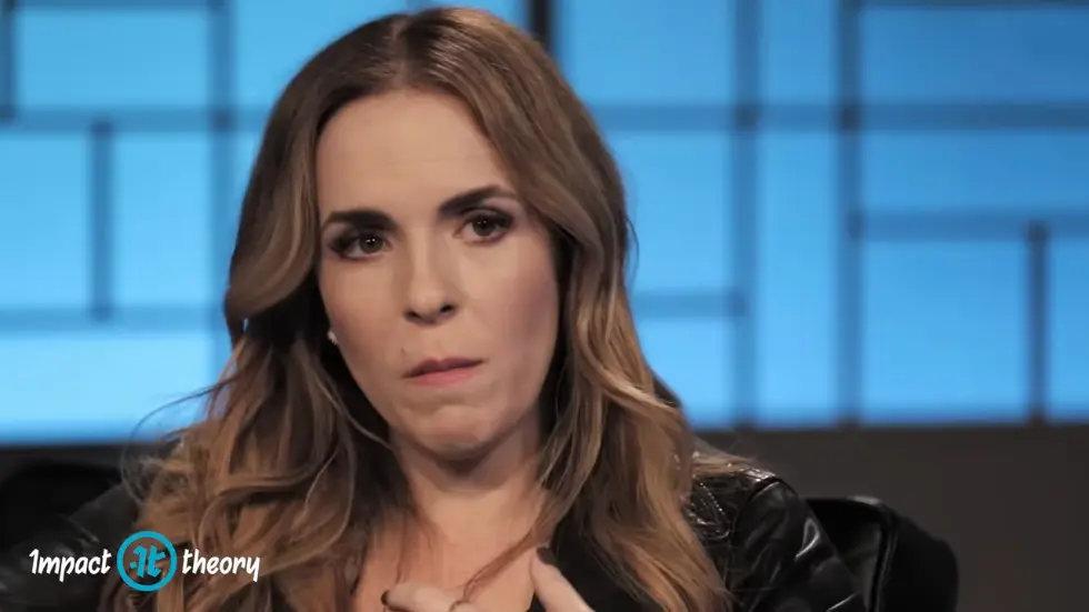 I Don&rsquo;t Care What You Think Of Me For Having A Dream | Rachel Hollis on Impact Theory 011
