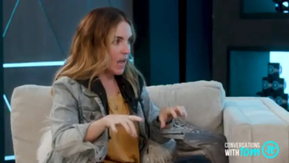 Rachel Hollis Shares Her Secrets for Reframing The Toughest Years of Your Life 038