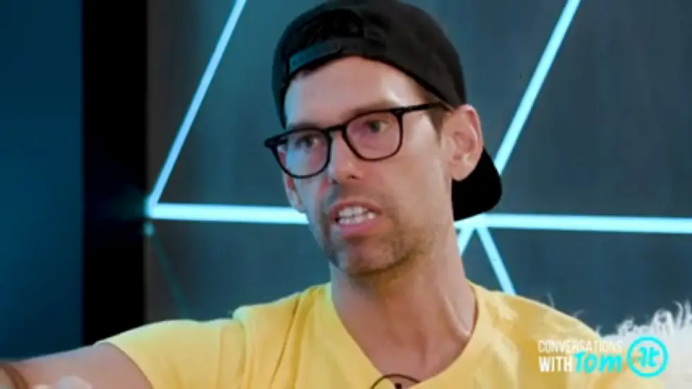 Rachel Hollis Shares Her Secrets for Reframing The Toughest Years of Your Life 045