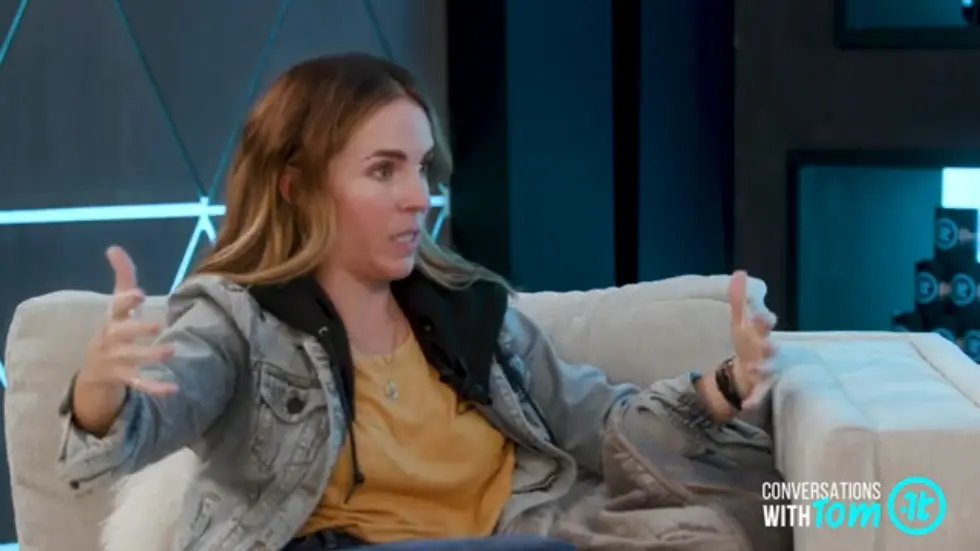 Rachel Hollis Shares Her Secrets for Reframing The Toughest Years of Your Life 053
