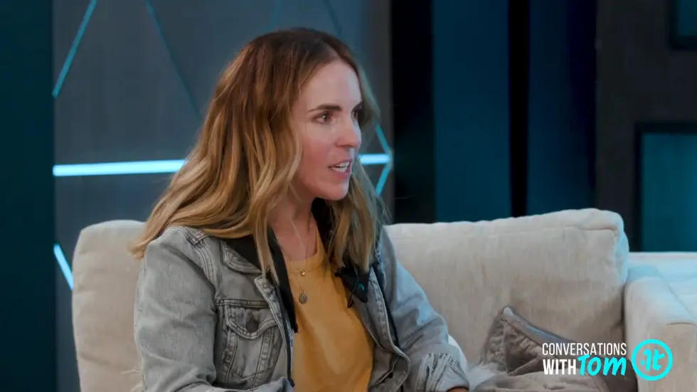 Rachel Hollis Shares Her Secrets for Reframing The Toughest Years of Your Life 074