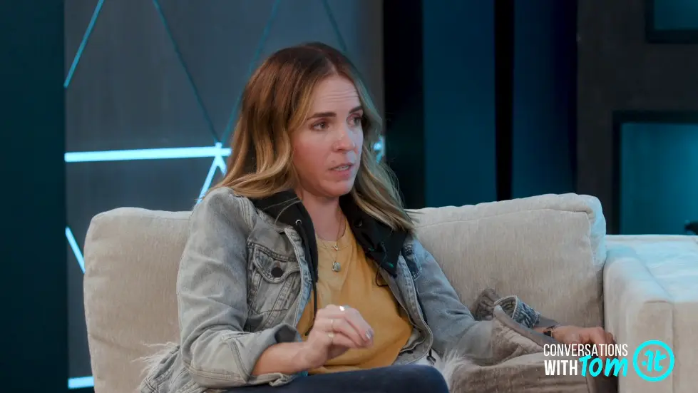 Rachel Hollis Shares Her Secrets for Reframing The Toughest Years of Your Life 080