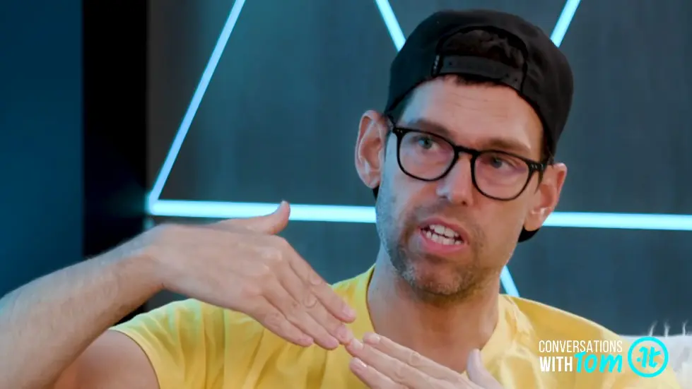 Rachel Hollis Shares Her Secrets for Reframing The Toughest Years of Your Life 084