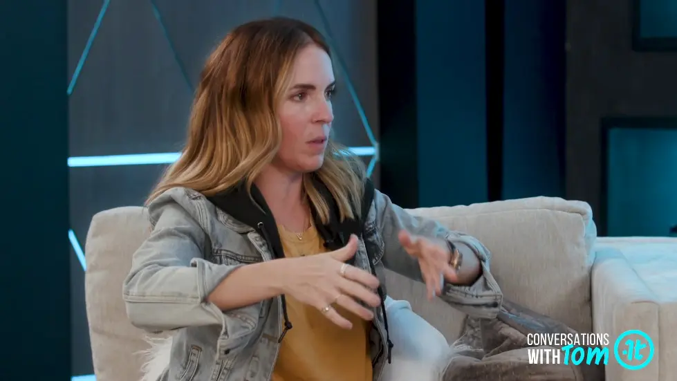 Rachel Hollis Shares Her Secrets for Reframing The Toughest Years of Your Life 092