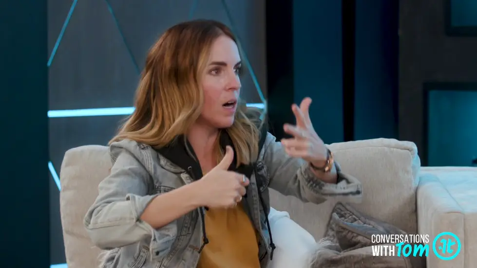 Rachel Hollis Shares Her Secrets for Reframing The Toughest Years of Your Life 093