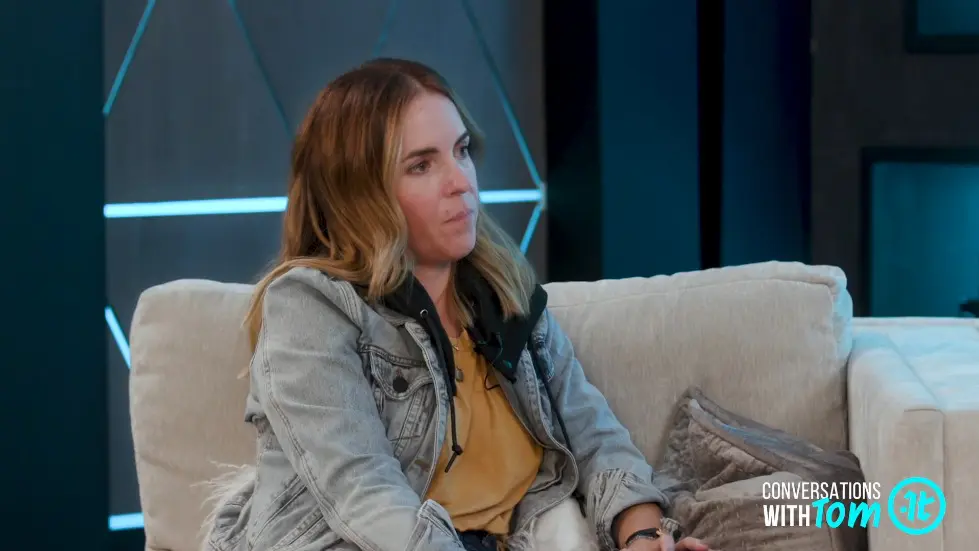 Rachel Hollis Shares Her Secrets for Reframing The Toughest Years of Your Life 094