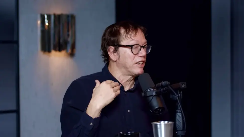 Robert Greene: How To Seduce Anyone, Build Confidence & Become Powerful | E232 036