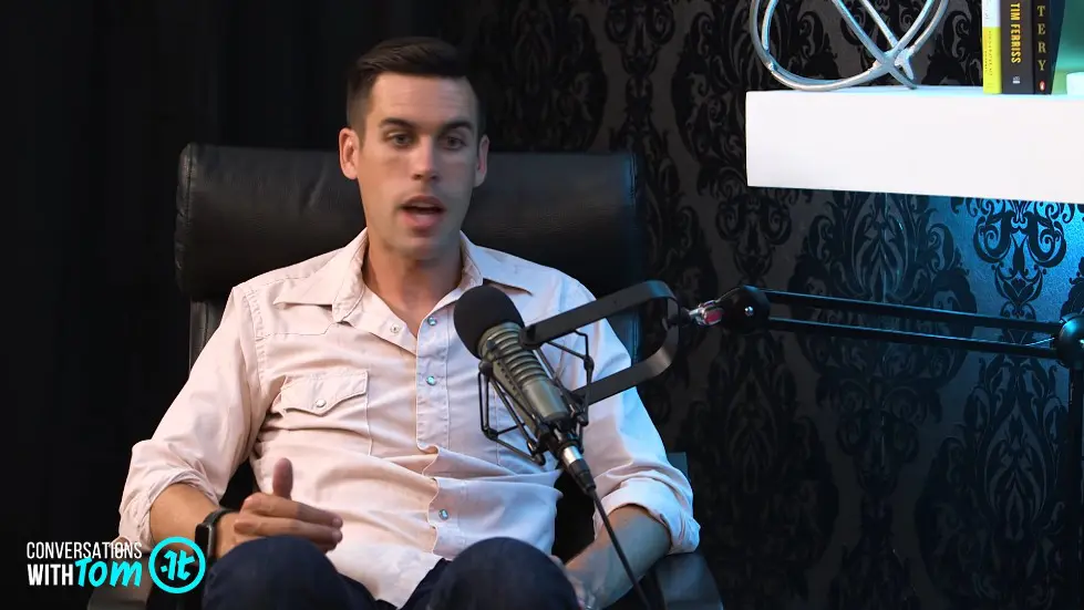 How to Use Stillness to Achieve Greatness | Ryan Holiday on Conversations with Tom 030