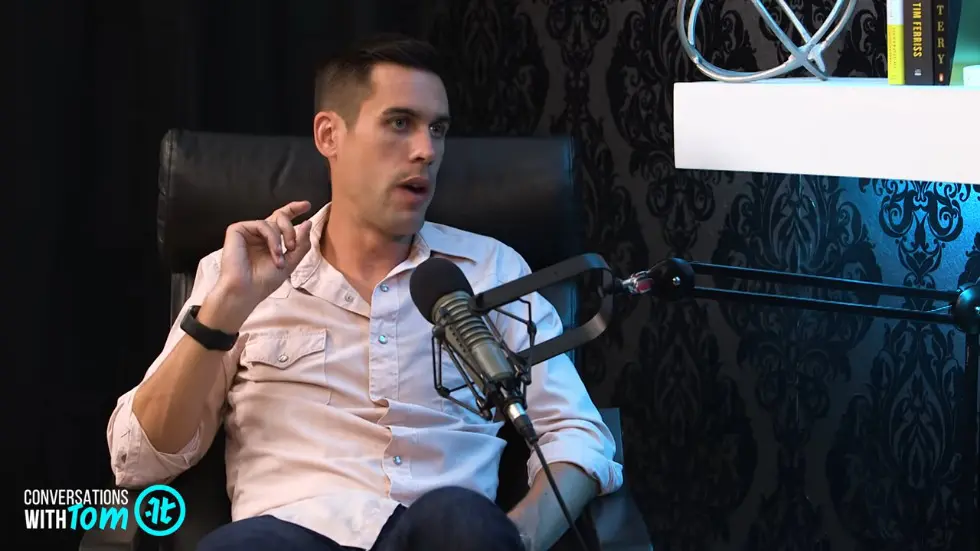 How to Use Stillness to Achieve Greatness | Ryan Holiday on Conversations with Tom 054