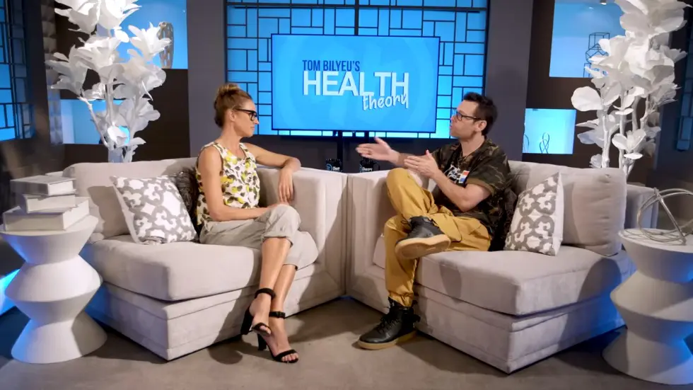 Why You Should Quit Sugar, Appreciate Anxiety, and Experiment With Everything | Sarah Wilson 002