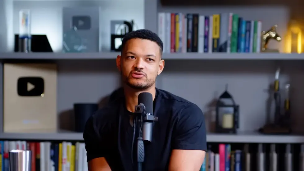 Behaviour Change Scientist: How I Lost 120lbs With Kindness: Shahroo Izadi | E222 018