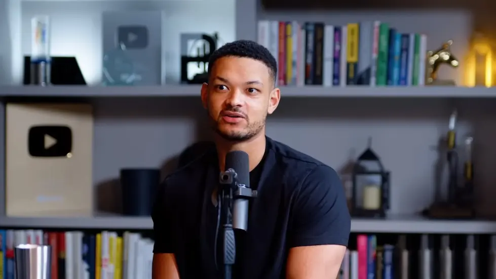 Behaviour Change Scientist: How I Lost 120lbs With Kindness: Shahroo Izadi | E222 021