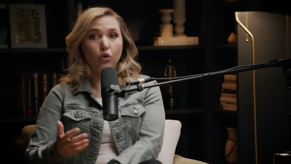 Taylor Tomlinson ON: The Quarter-Life Crisis & How to Let Go of Toxic Relationships 021