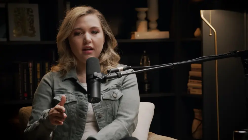 Taylor Tomlinson ON: The Quarter-Life Crisis & How to Let Go of Toxic Relationships 028