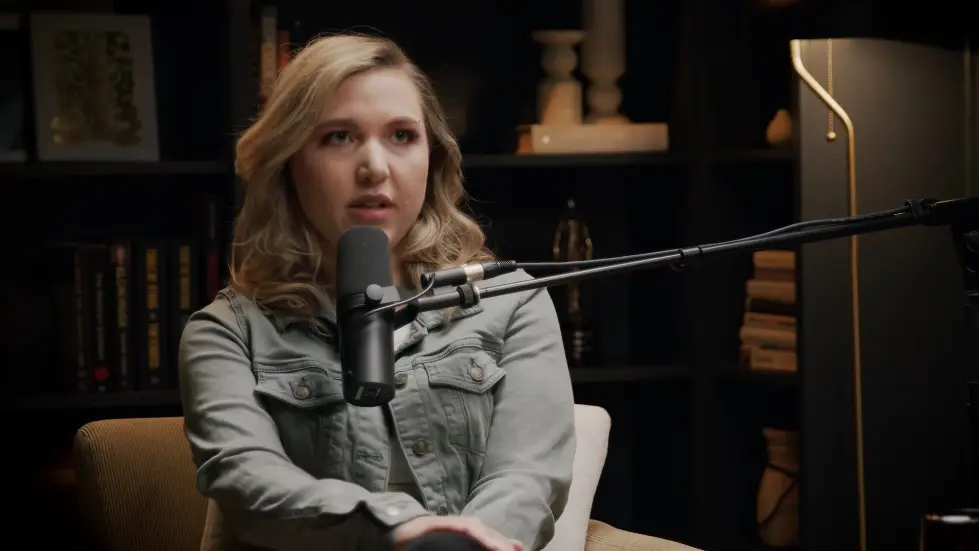 Taylor Tomlinson ON: The Quarter-Life Crisis & How to Let Go of Toxic Relationships 042