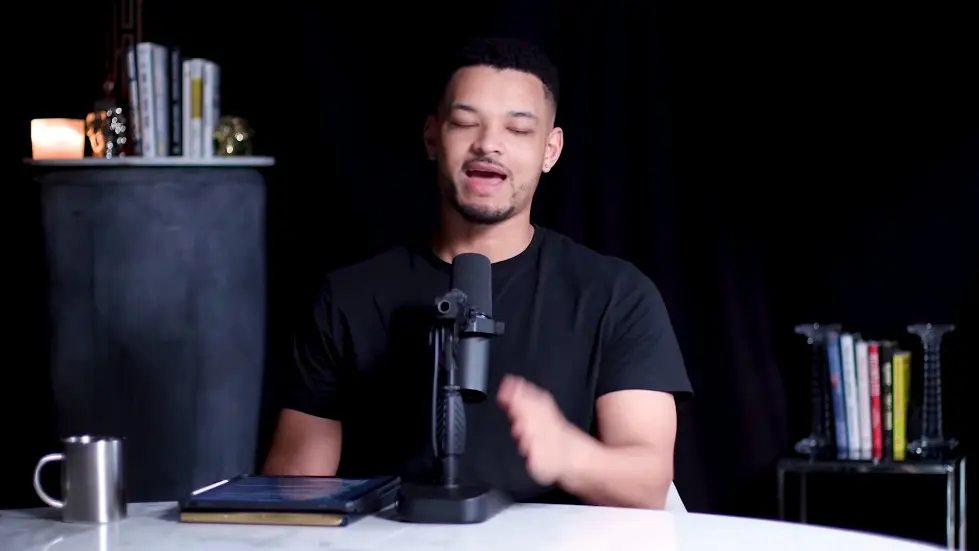 Tom Bilyeu: From Broke & Sleeping On The Floor To A $1 Billion Business | E146 002