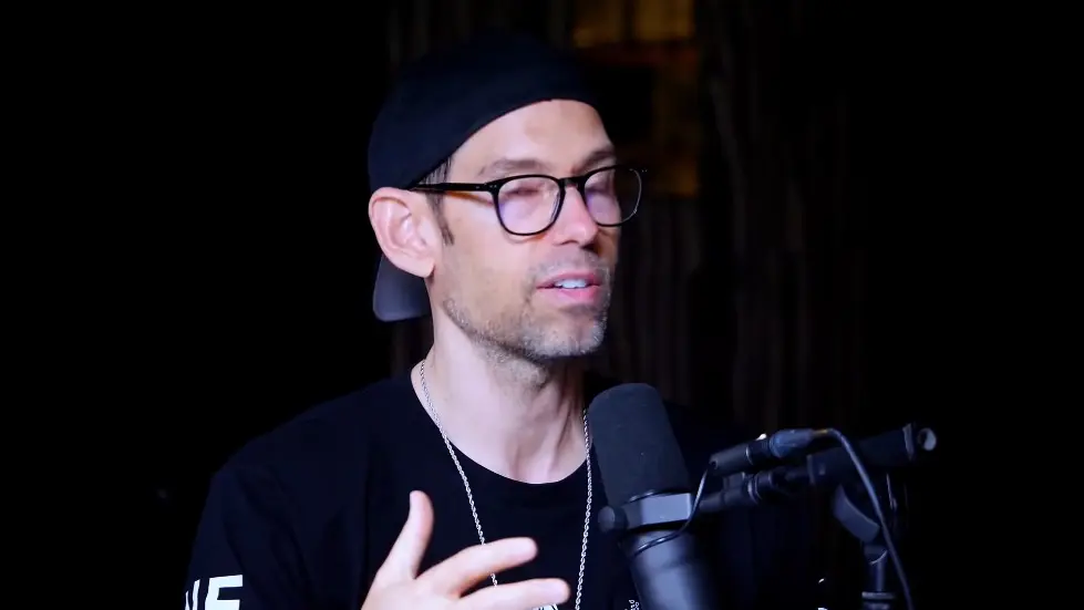 Tom Bilyeu: From Broke & Sleeping On The Floor To A $1 Billion Business | E146 005