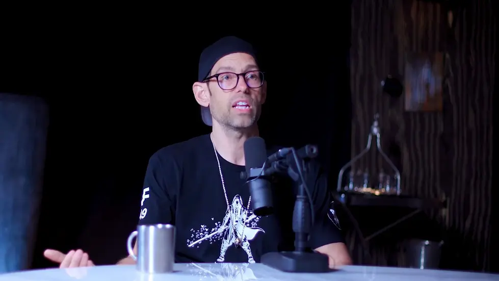 Tom Bilyeu: From Broke & Sleeping On The Floor To A $1 Billion Business | E146 006