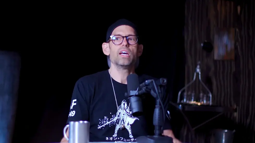 Tom Bilyeu: From Broke & Sleeping On The Floor To A $1 Billion Business | E146 010