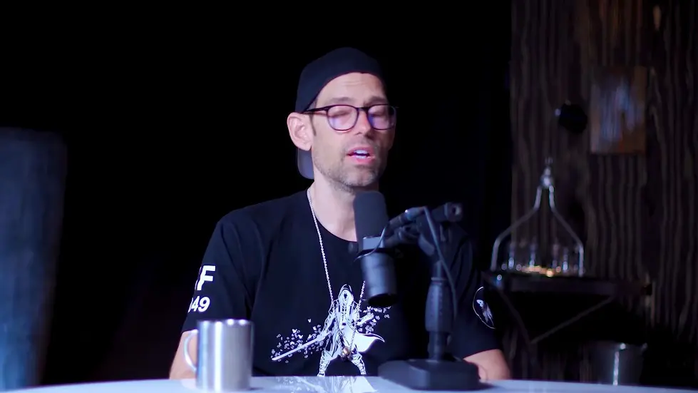 Tom Bilyeu: From Broke & Sleeping On The Floor To A $1 Billion Business | E146 017