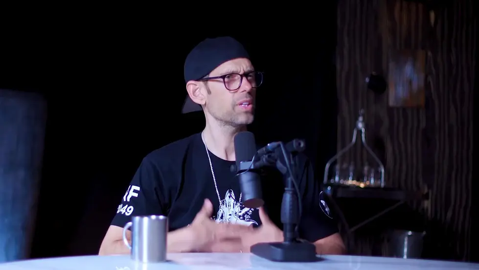 Tom Bilyeu: From Broke & Sleeping On The Floor To A $1 Billion Business | E146 018