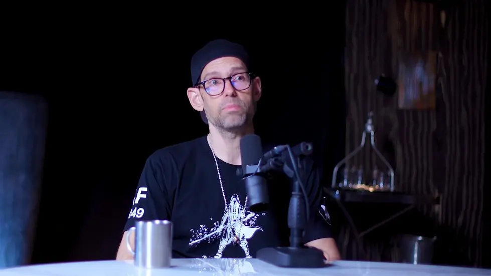 Tom Bilyeu: From Broke & Sleeping On The Floor To A $1 Billion Business | E146 029