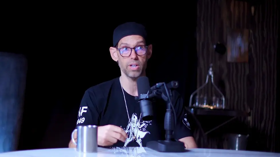 Tom Bilyeu: From Broke & Sleeping On The Floor To A $1 Billion Business | E146 033