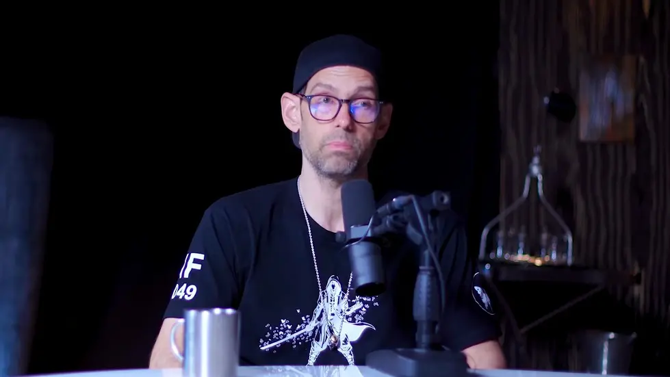 Tom Bilyeu: From Broke & Sleeping On The Floor To A $1 Billion Business | E146 034