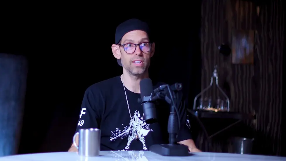 Tom Bilyeu: From Broke & Sleeping On The Floor To A $1 Billion Business | E146 038