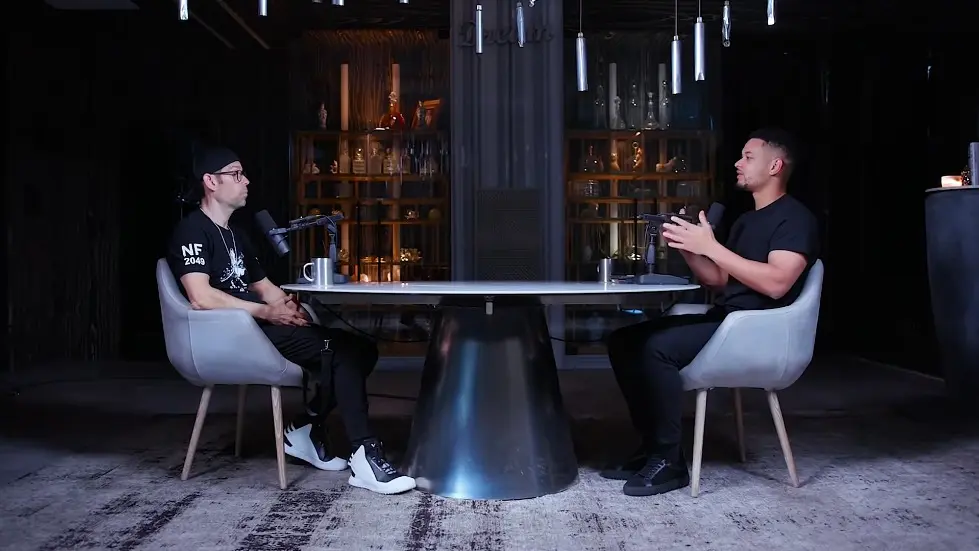 Tom Bilyeu: From Broke & Sleeping On The Floor To A $1 Billion Business | E146 040