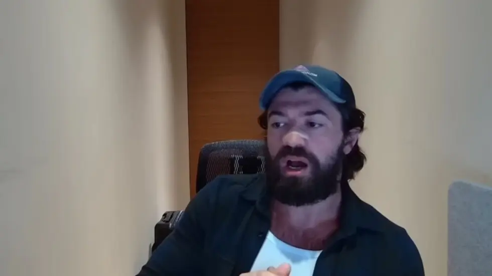 Alex Hormozi: 2 Signs That You Will Become Wealthy One Day.. 005