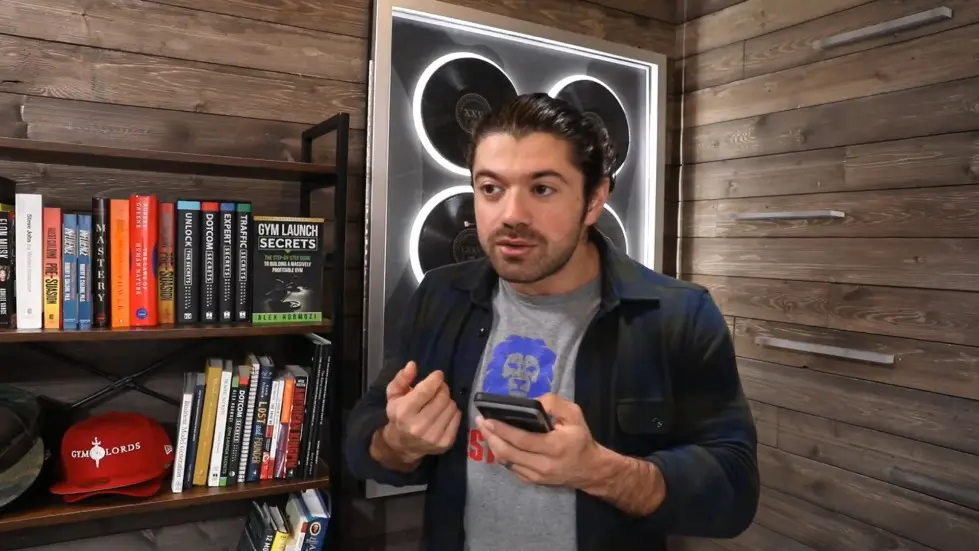 Alex Hormozi: 3 Steps To Starting (Or Fixing) Any Business 001