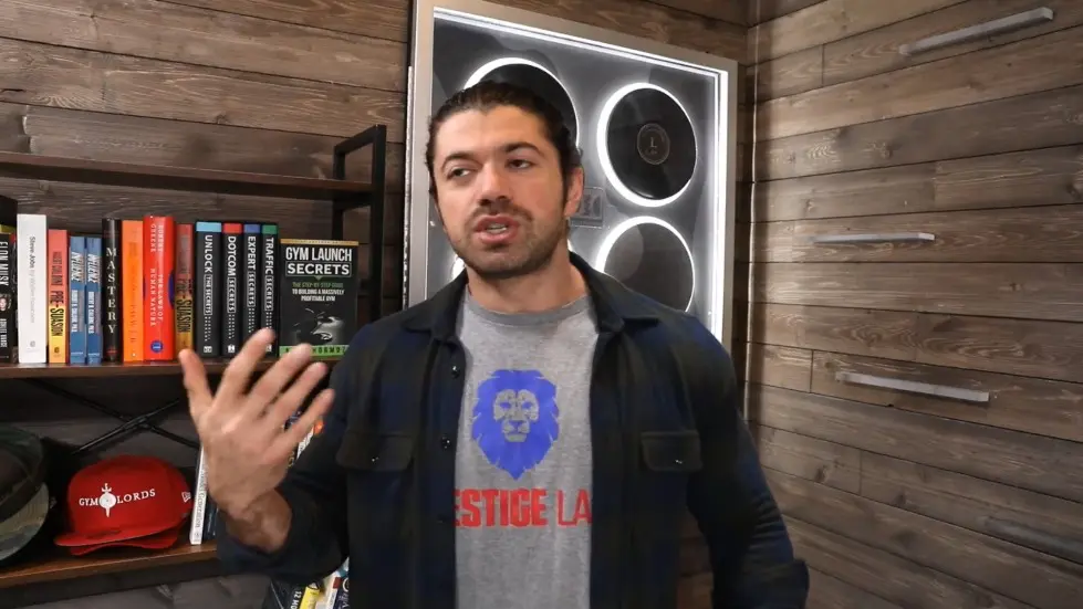 Alex Hormozi: 3 Steps To Starting (Or Fixing) Any Business 004