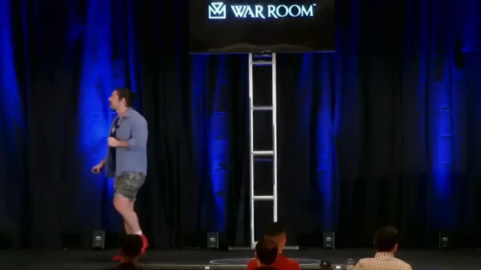 Alex Hormozi: 30 Minutes of sales training that will explode your business in 2022 004