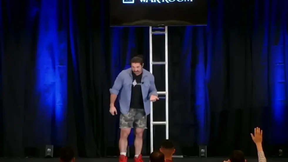 Alex Hormozi: 30 Minutes of sales training that will explode your business in 2022 009