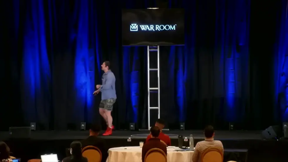 Alex Hormozi: 30 Minutes of sales training that will explode your business in 2022 017