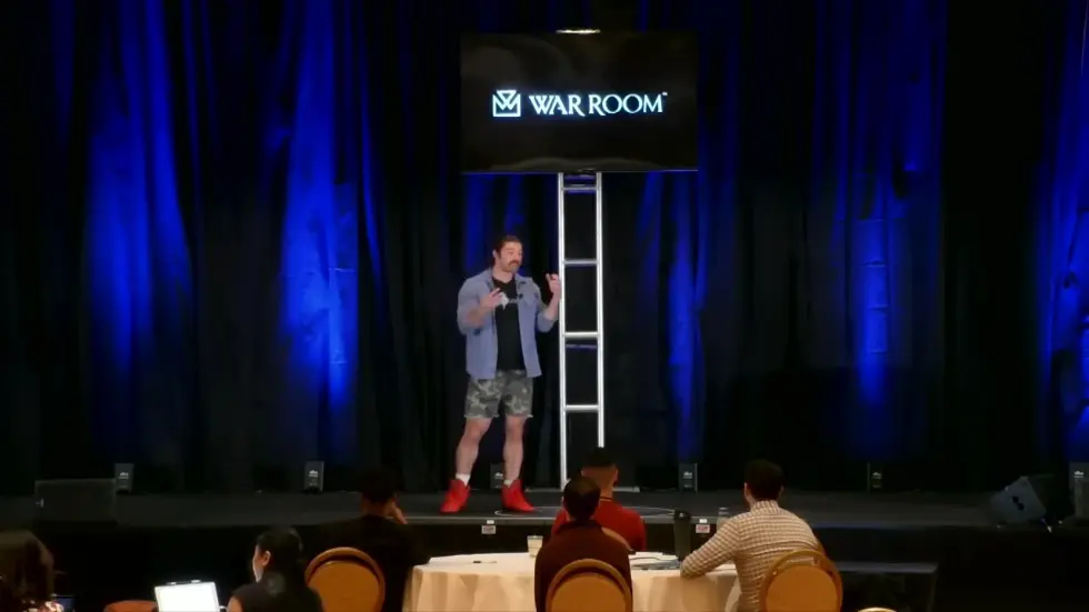 Alex Hormozi: 30 Minutes of sales training that will explode your business in 2022 028