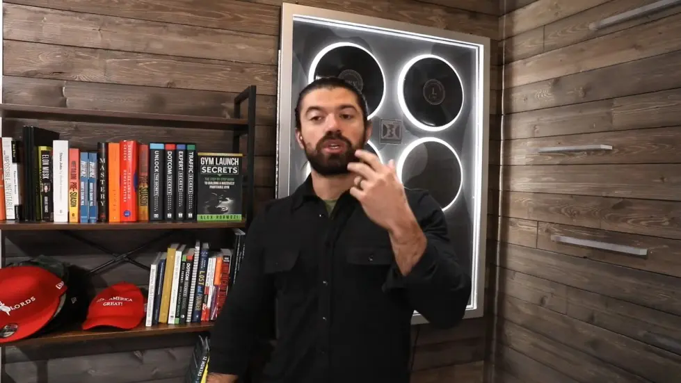 Alex Hormozi: $300M Company Built On Simple Copywriting Hack 002