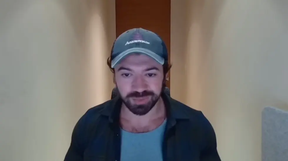 Alex Hormozi: 6 Ways Small Businesses Beat Big(ger) Competitors... 011