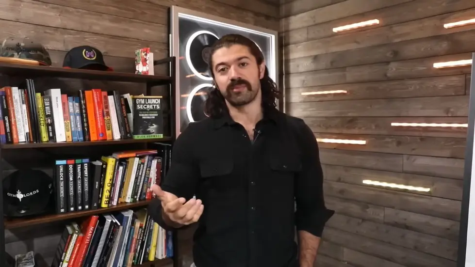 Alex Hormozi: 8 Lessons Charlie Munger Taught Me To Build $112M Business 002