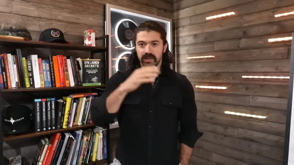 Alex Hormozi: 8 Lessons Charlie Munger Taught Me To Build $112M Business 005