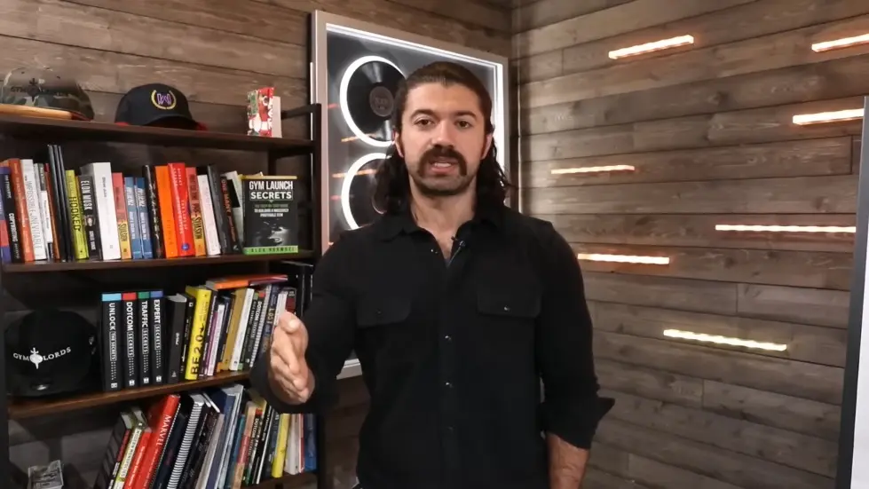 Alex Hormozi: 8 Lessons Charlie Munger Taught Me To Build $112M Business 015