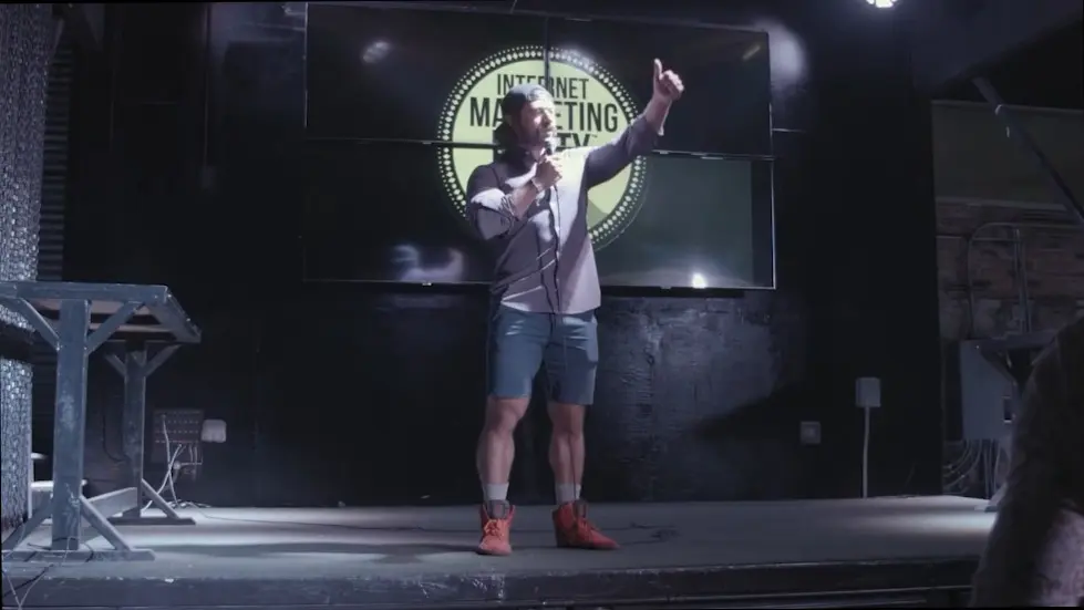 Alex Hormozi: 9 Beliefs That Built My Ultra High Net Worth Got Me To $121M By Age 31 002