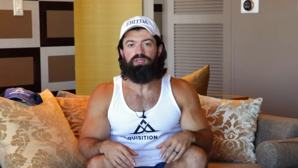 Alex Hormozi: Billionaire Recession Advice: Stop Investing in THIS (2023) 005