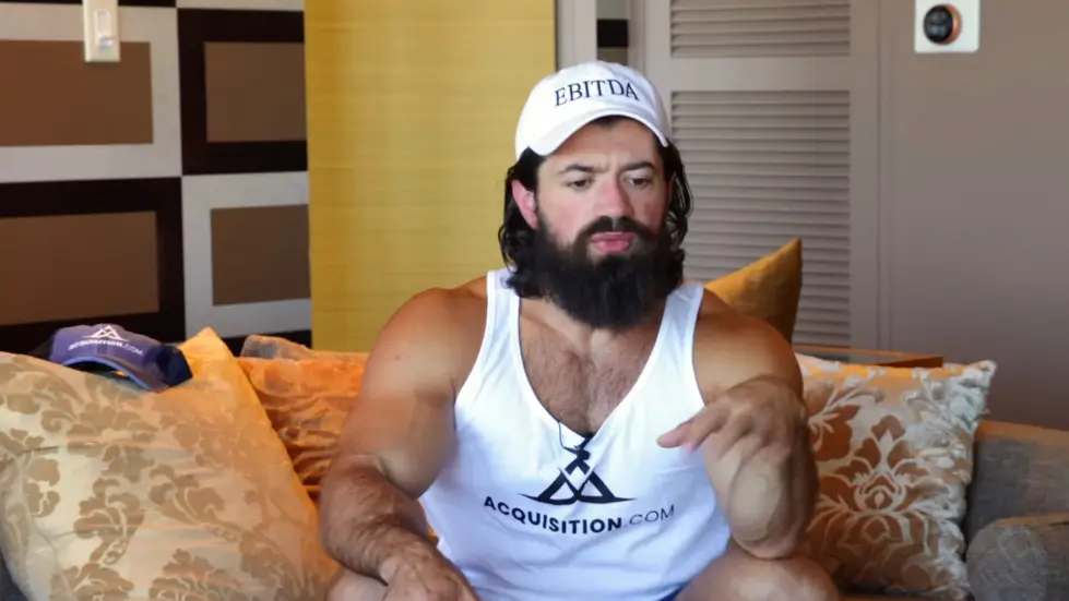 Alex Hormozi: Billionaire Recession Advice: Stop Investing in THIS (2023) 007