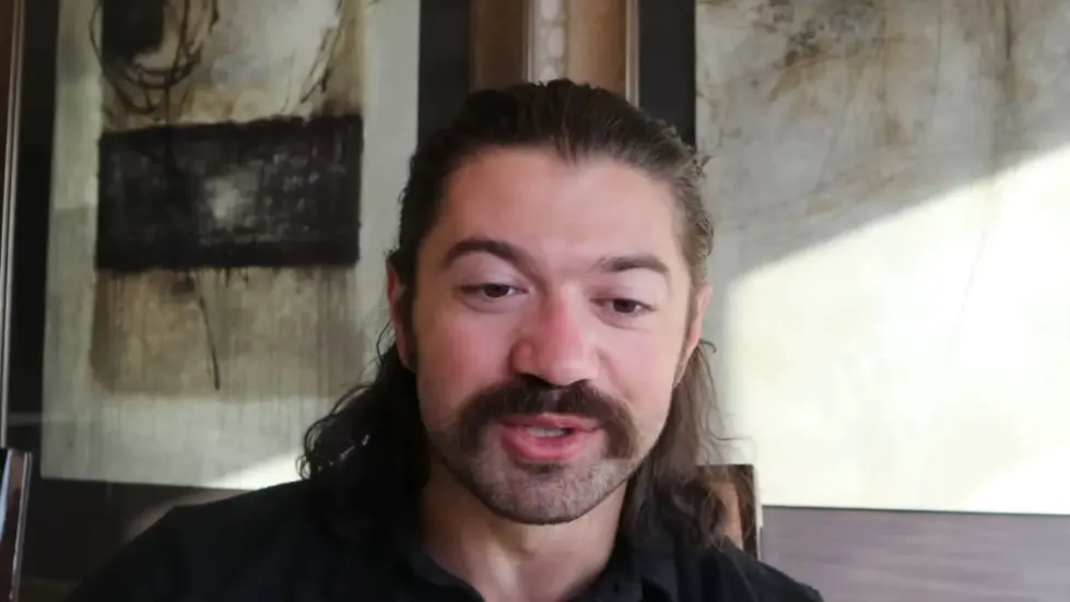 Alex Hormozi: Broke and almost dead to $100,000,000...how I did it.. 004